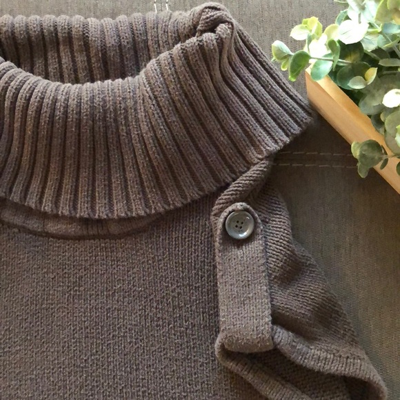 Trendy Fall Sweater - Worn with Love! - Picture 6 of 6